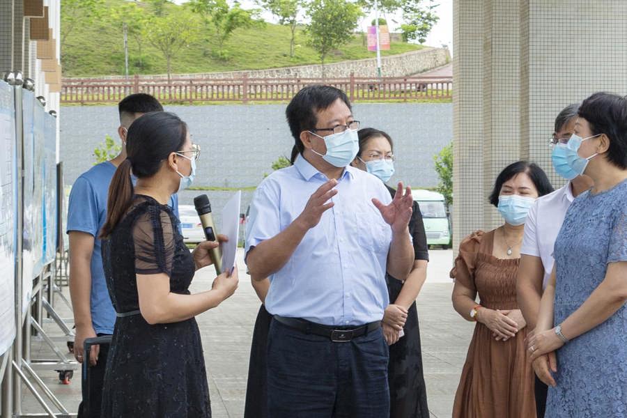 自治区人大常委会执法检查组到我校开展执法检查活动